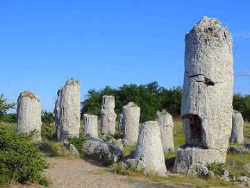 Pobiti kamani near Aksakovo