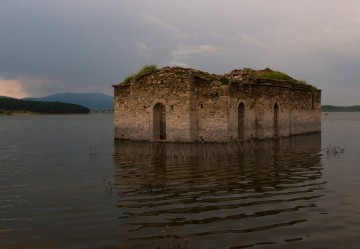 Dam lake near Tvarditsa Dam lake near Tvarditsa