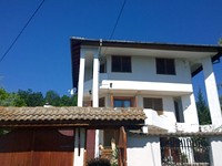 Amazing house for sale by the lake