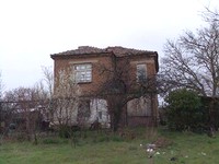 House At The Foot Of The Mountain