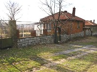 One storey cosy house for sale