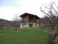 Small villa for sale close to the sea