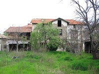 House Near Mountain And Spa Resort